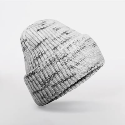 Mütze mit Patch aus grobem Maschenwerk