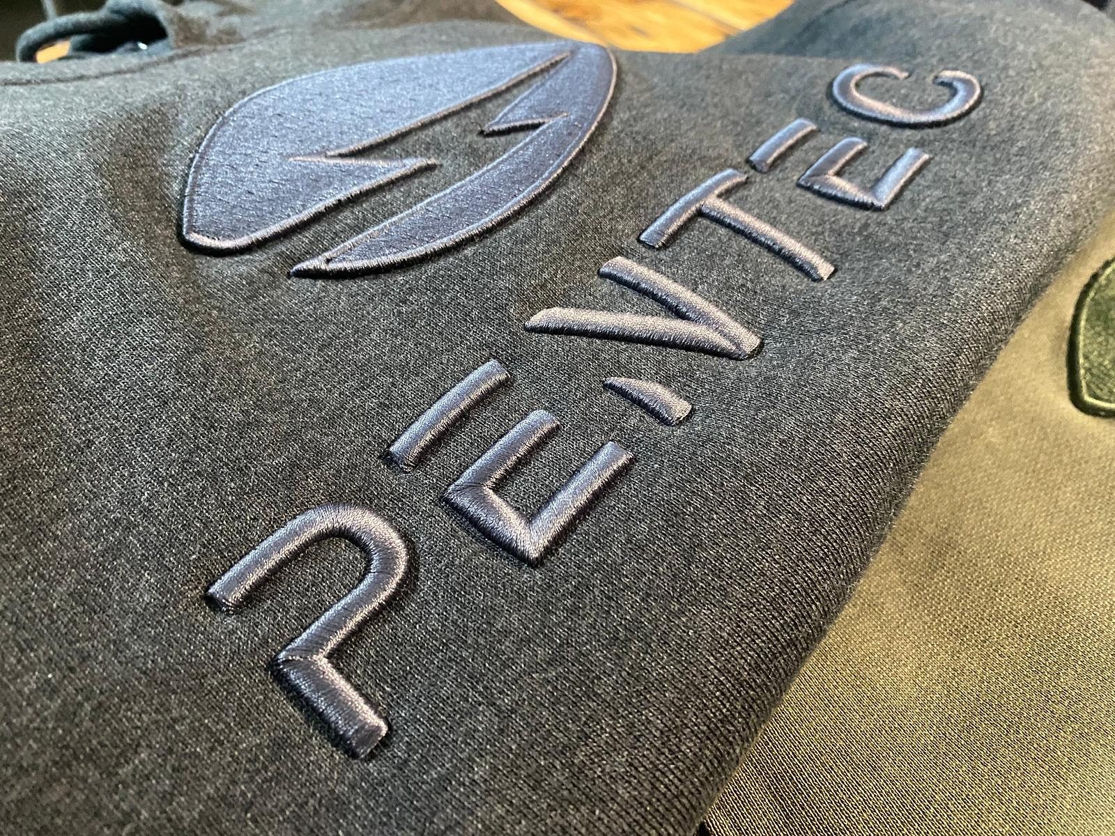 Hoodies mit 3D-Stickerei